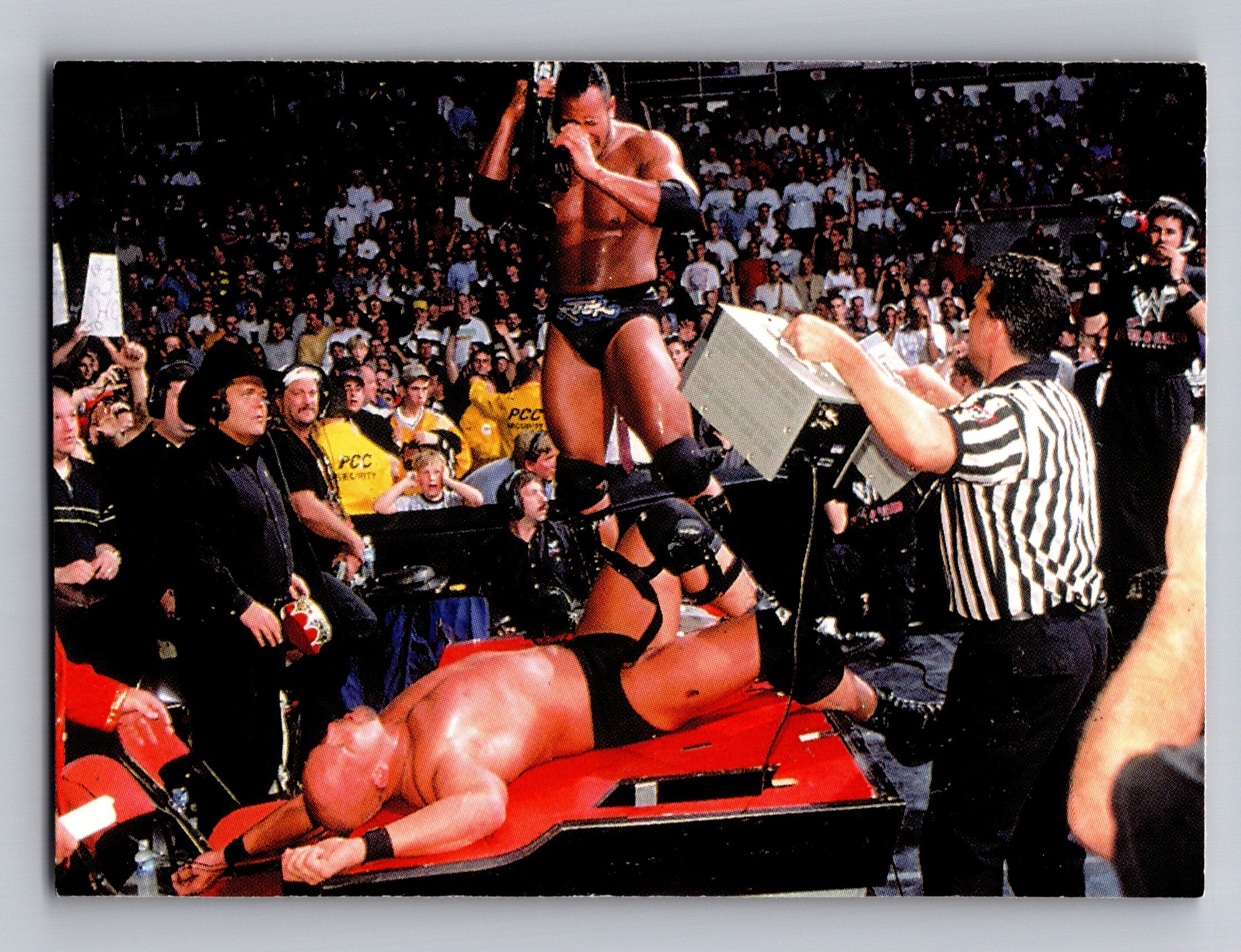 2000 Comic Images WWF Rock Solid #39 Say Cheese